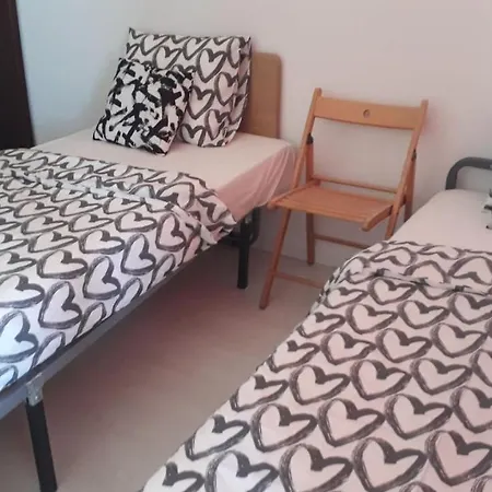 Affittacamere Shared Bedroom Fully Furnished, Central *